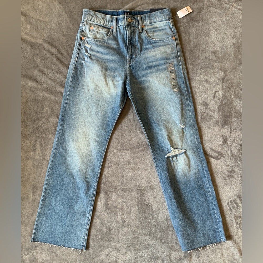 GAP Women’s Light Blue Distressed Jeans